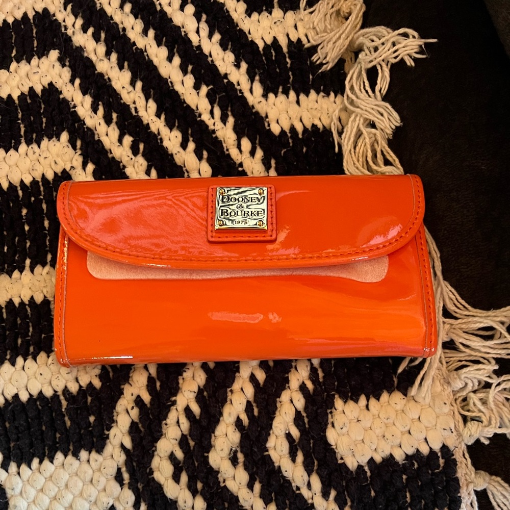 Dooney Bourke wallet